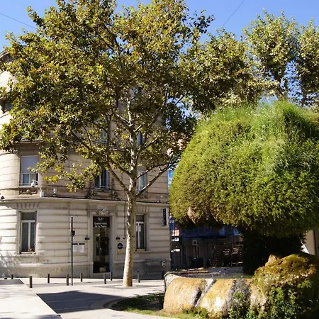 Hotel Grand De La Poste 2*